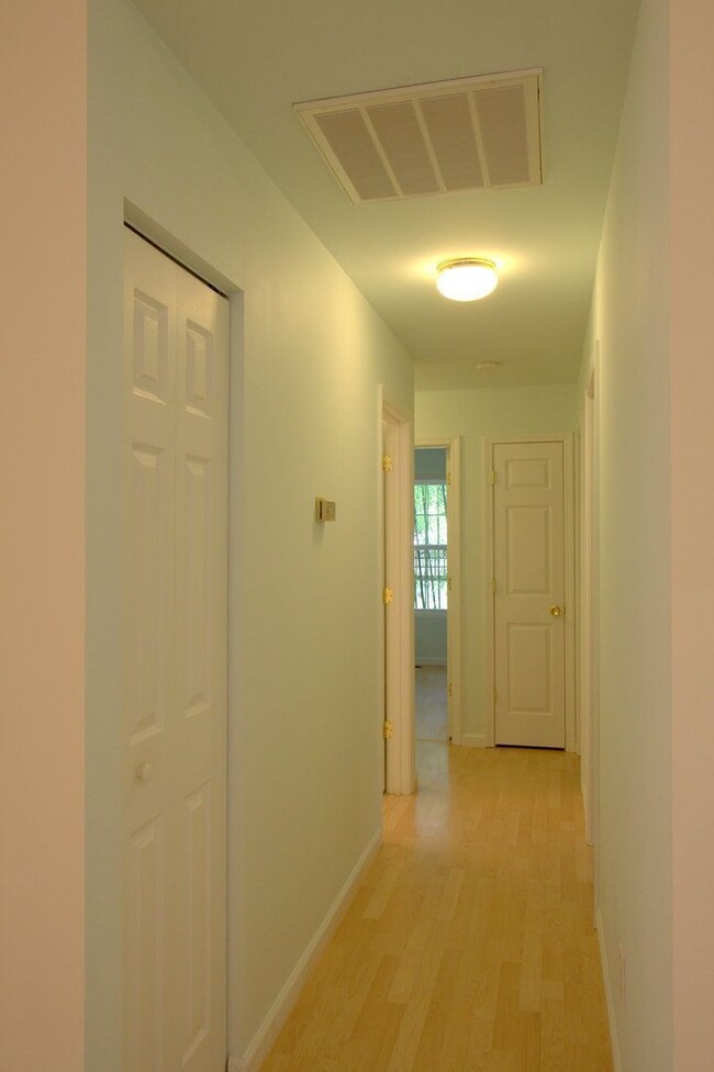 Building Photo - 4-Bedroom 2-Bath Home near Downtown Champa...