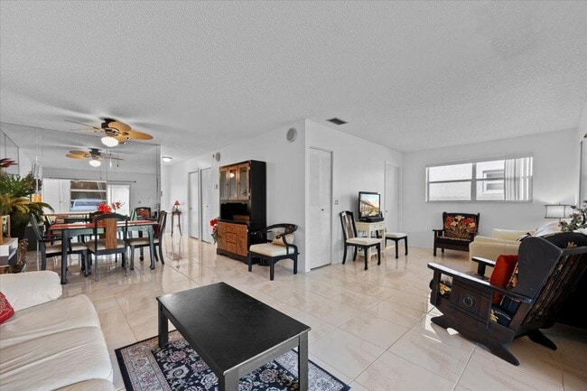Building Photo - 455 Golden River Dr