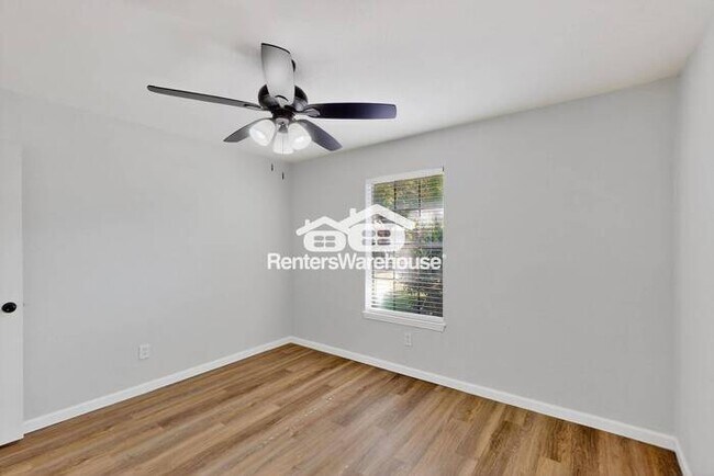 Building Photo - READY FOR MOVE-IN, 3-BEDROOM, 2-BATH HOME ...
