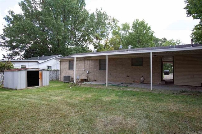Building Photo - 224 Willow St