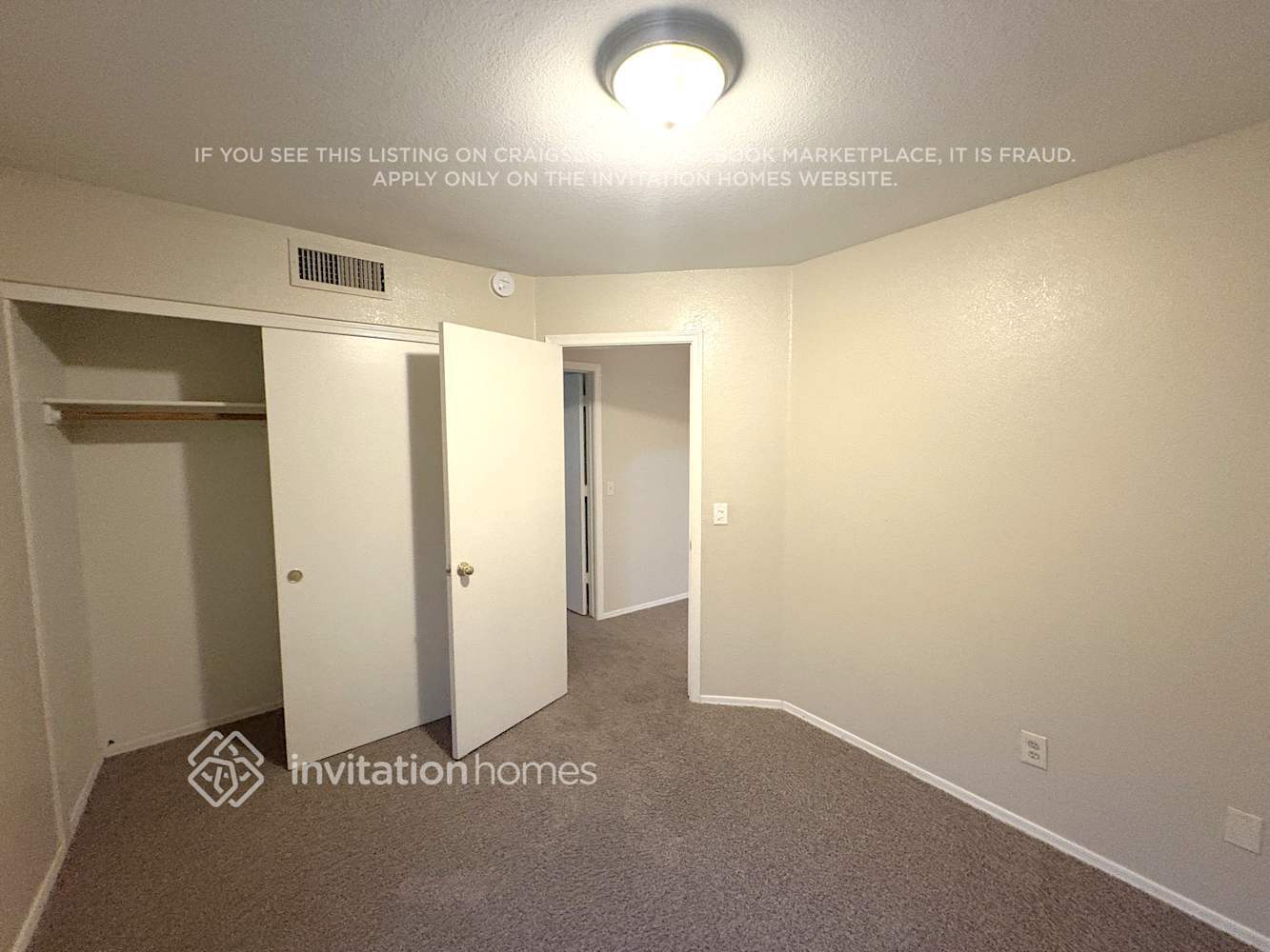 Building Photo - 7934 W Laurel Ln