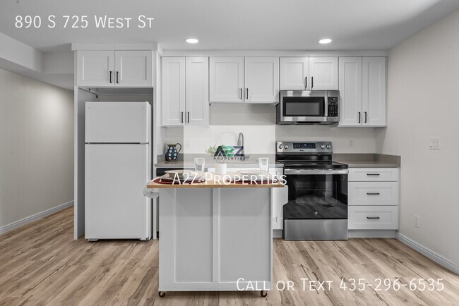 Building Photo - 890 S 725 W St