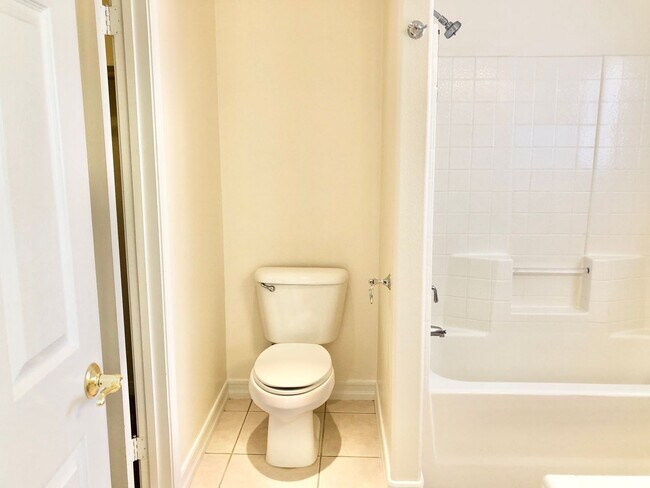 Building Photo - Light & Bright Single-Story Home in the Heart of Fallbrook, Complete with Private, Fully Fenced B...