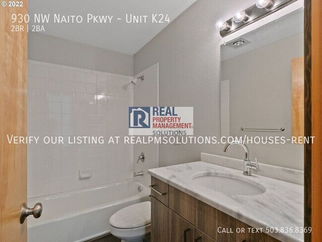 Building Photo - 930 NW Naito Pkwy