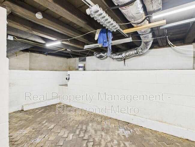 Building Photo - 2306 Kent St