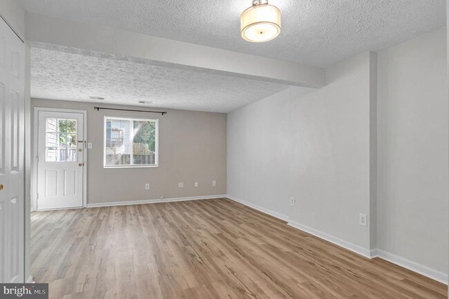 Building Photo - 8483 Aurora Ct