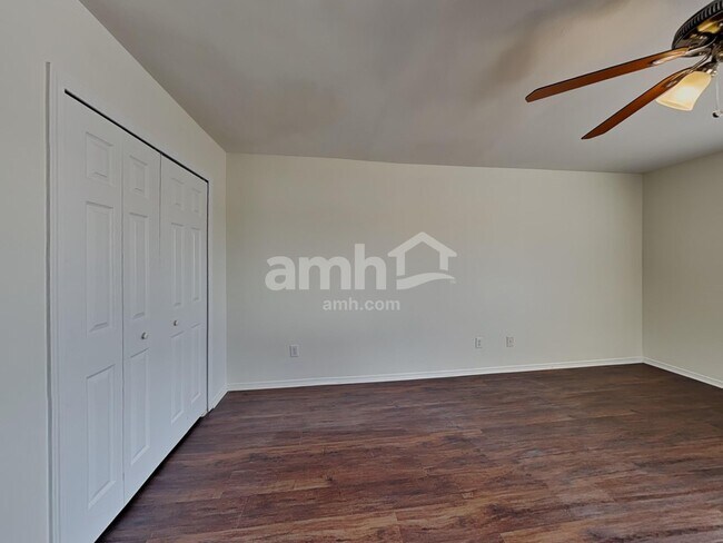 Building Photo - 1611 Rustic Arch Way