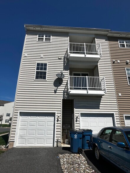Building Photo - 3053 Davenport Way