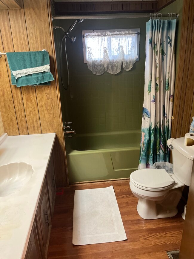 Building Photo - 1639 17 Mile Rd