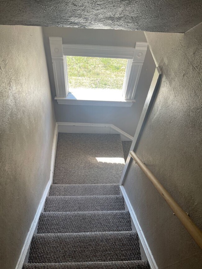 Building Photo - 628 W. Granite-630 1/2