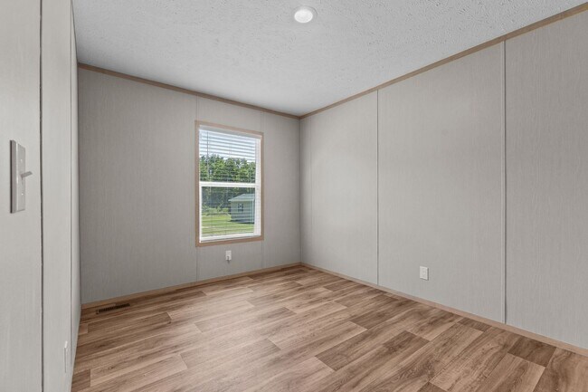 Building Photo - New build home on a spacious lot!