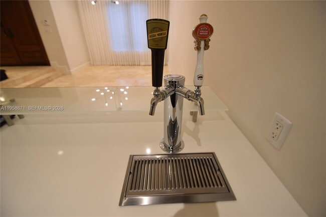 Building Photo - 7560 SW 56th Ct