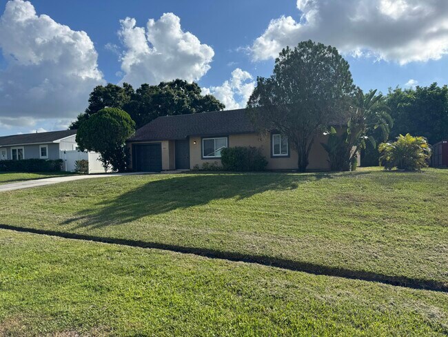 Primary Photo - 1841 SW McAllister Ln