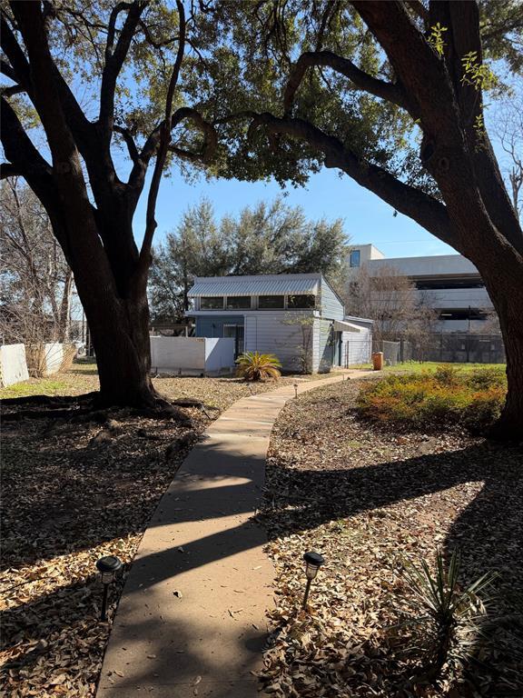 Building Photo - 1505 Robert Weaver Ave