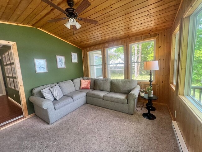 Building Photo - Short Term Lake Rental