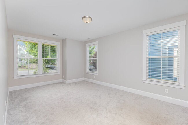 Building Photo - Exclusively Offered by Muse Realty Rentals...