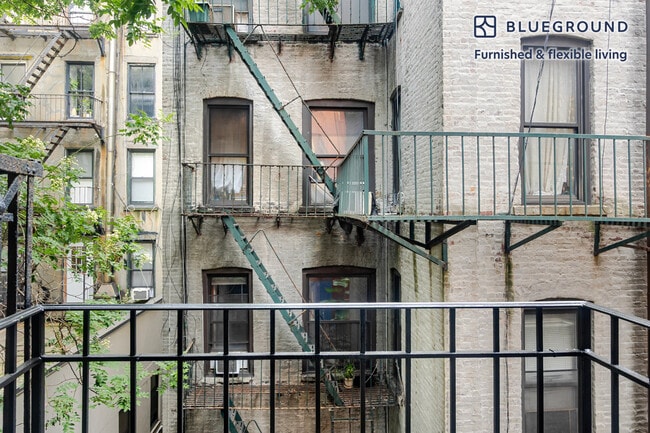 Building Photo - 246 Mott St