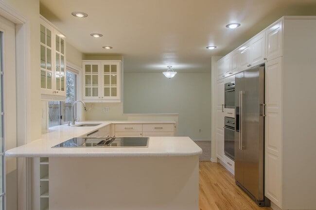 Building Photo - 3bd/2.5ba Issaquah Home
