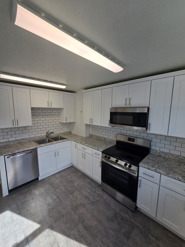 Building Photo - 1124 2nd Ave N