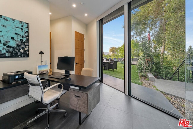 Building Photo - 3712 Broadlawn Dr