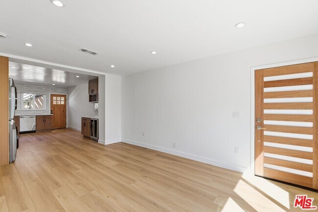 Building Photo - 11671 Chandler Blvd