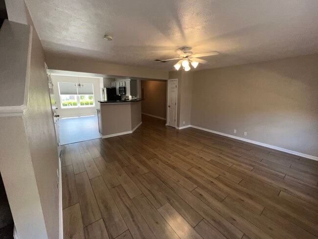 Building Photo - 122 Wolverine Ct