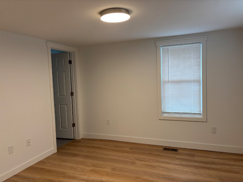 Building Photo - 27 Trull St