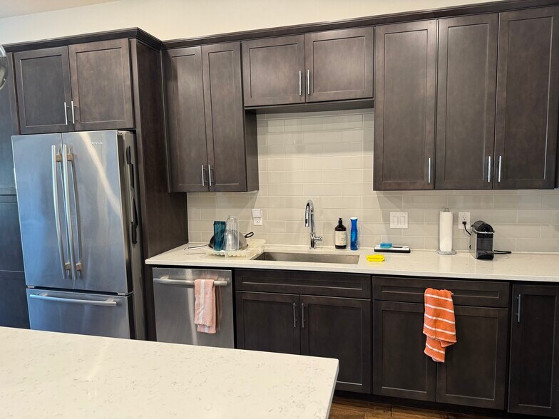 Building Photo - 44691 Wellfleet Dr