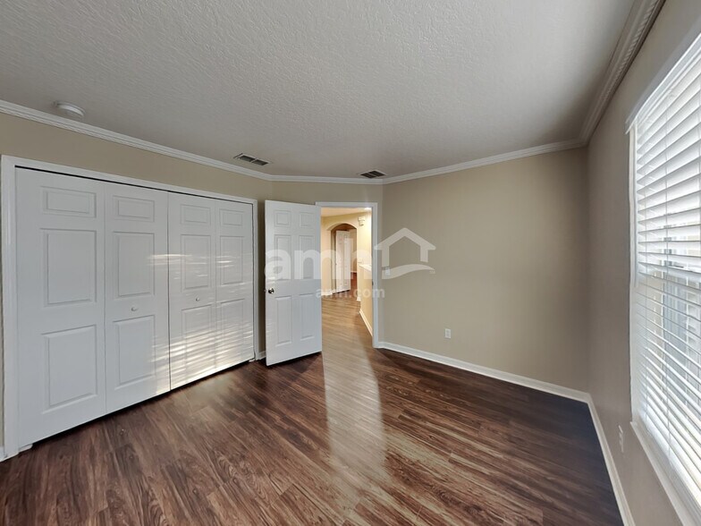 Building Photo - 2065 Home Again Rd