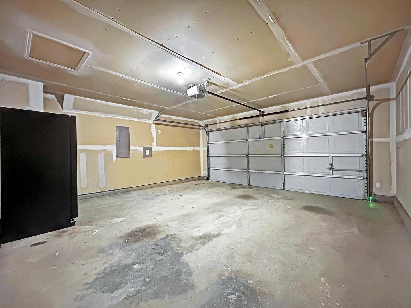 Building Photo - Lancaster Stunner with a Gorgeous Open Floor Plan and Elegant Finishes