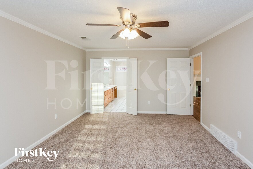 Building Photo - 2048 Bohemia Cove