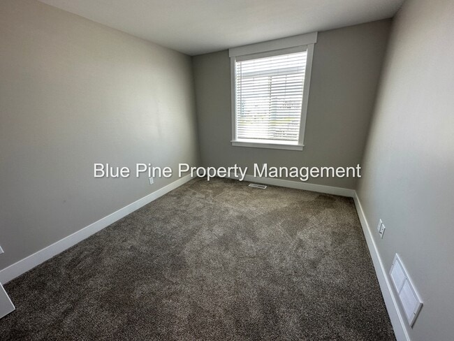 Building Photo - 679 Sterling Dr