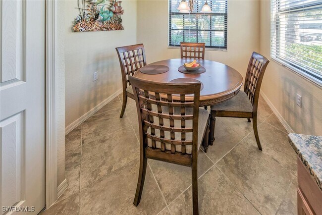 Building Photo - 9715 Acqua Ct