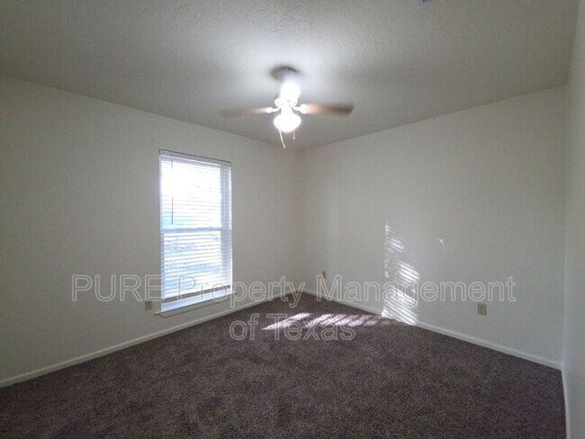 Building Photo - 304 McClendon Dr