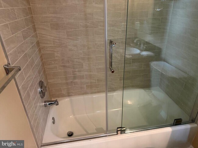 Building Photo - 34 Woodbrook Dr