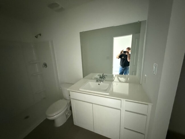 Building Photo - Tres Laurels-Wellton