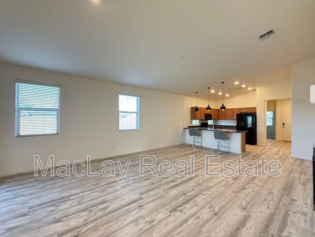 Building Photo - 2372 E Dust Devil Dr
