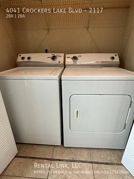 Building Photo - 4041 Crockers Lake Blvd