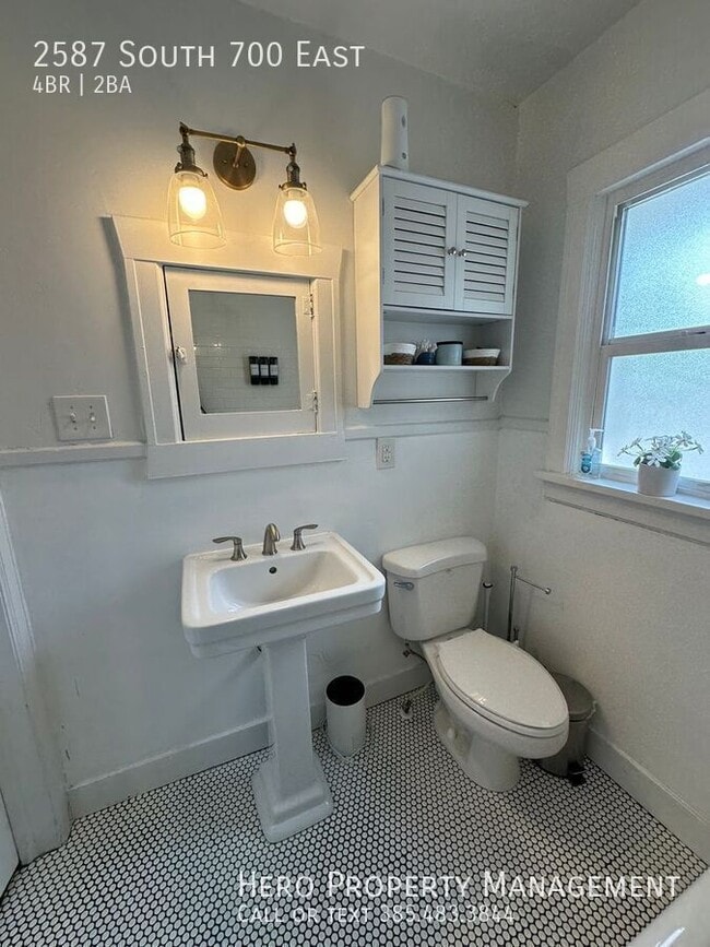 Building Photo - 2587 S 700 E