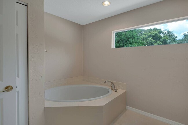 Building Photo - 748 Old Treeline Trail