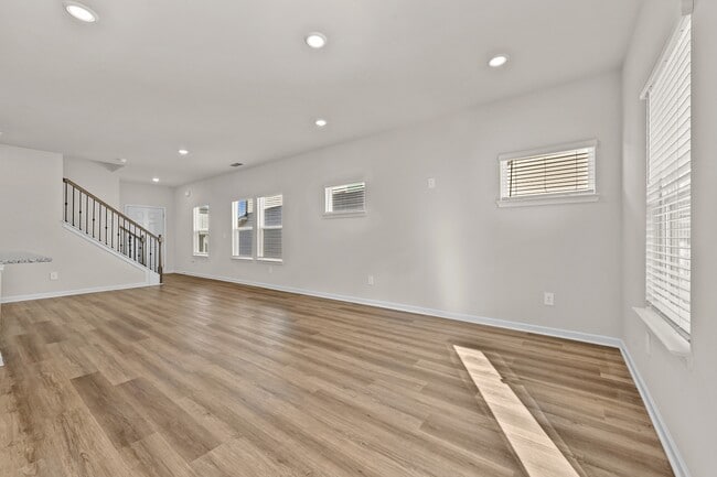 Building Photo - 2327 Whitworth St