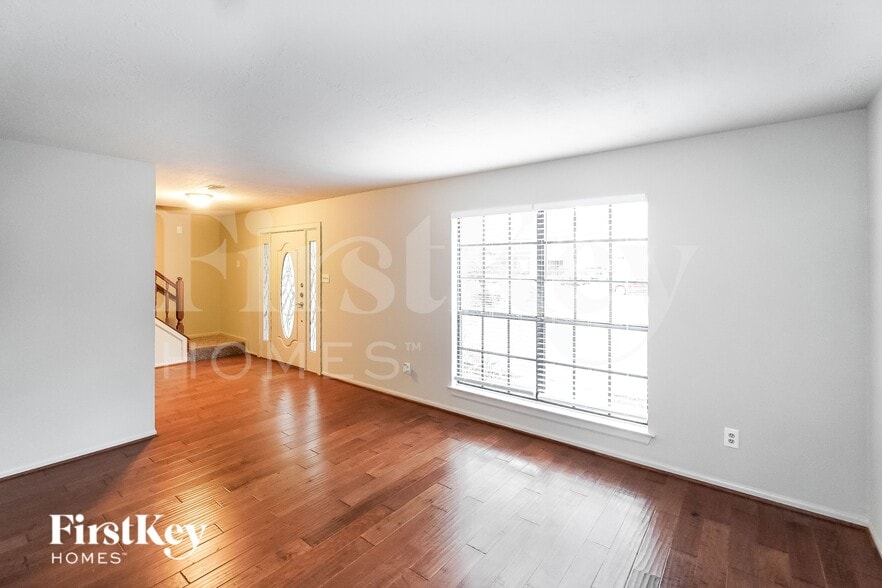 Building Photo - 16810 Poplar Hill St