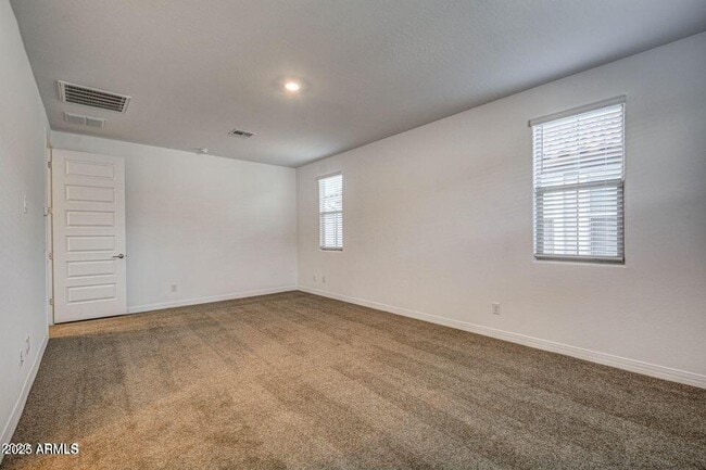 Building Photo - 9916 E Tillman Ave