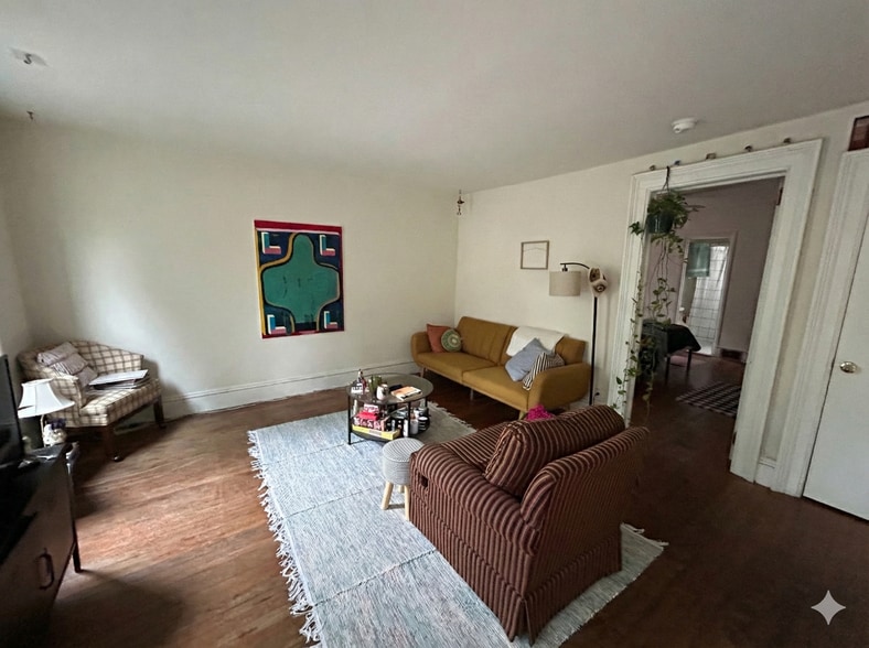 Building Photo - 129 E Gorham St