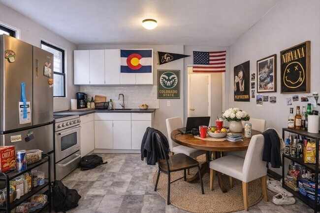 Building Photo - 6 Parker Hill Ave