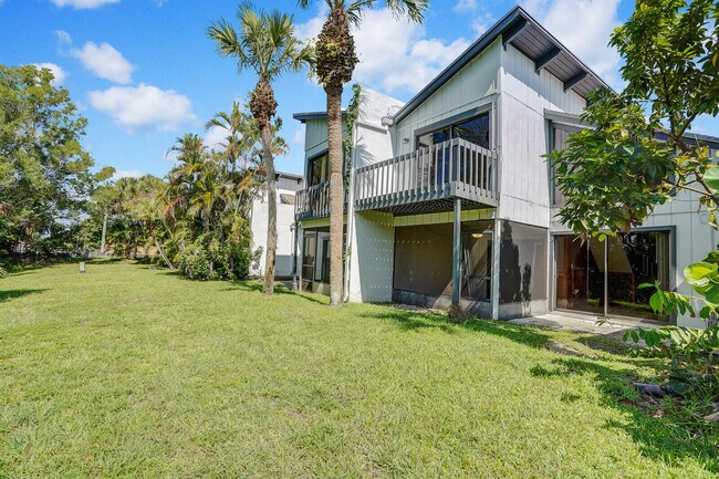 Building Photo - 100 Sparrow Dr