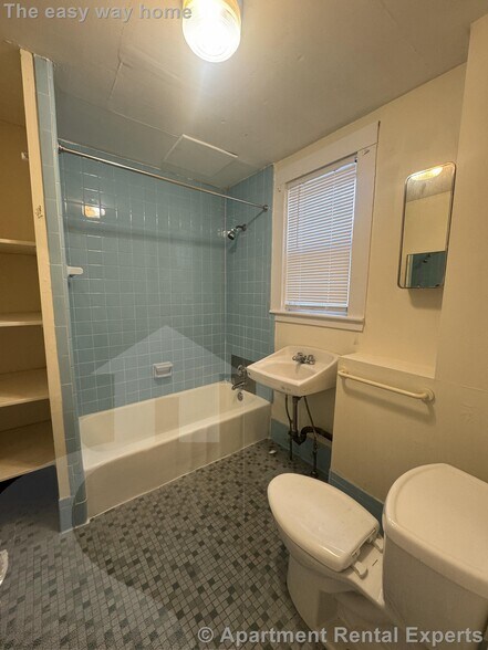 Building Photo - 381 Harvard St