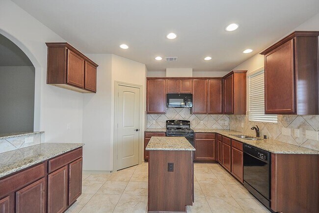 Building Photo - 2414 Argos Dr