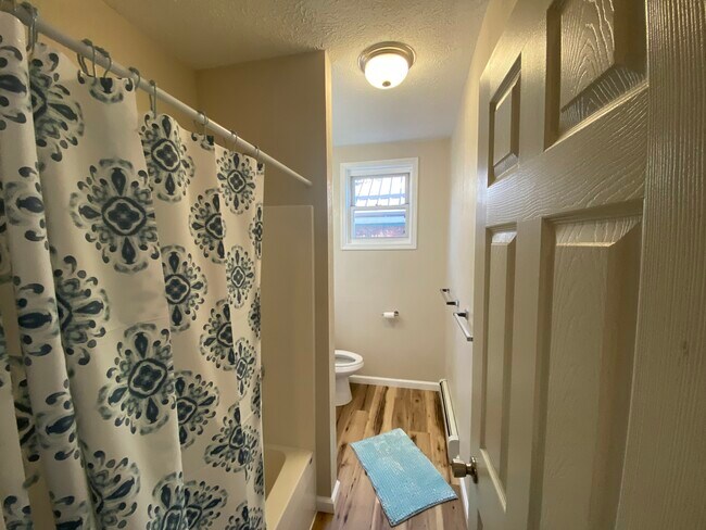 bathroom - 1509 12th St