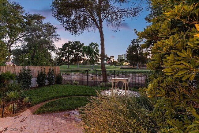 Building Photo - 3027 Bel Air Dr